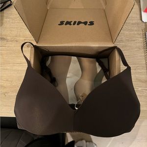 Skims Wireless Bra 32B